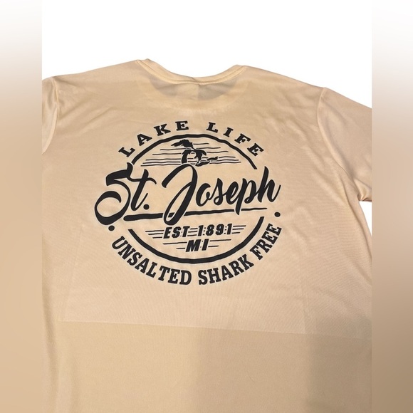 St. Joseph Michigan Lake Life Shark Free Lightweight Top Size S - Picture 5 of 6